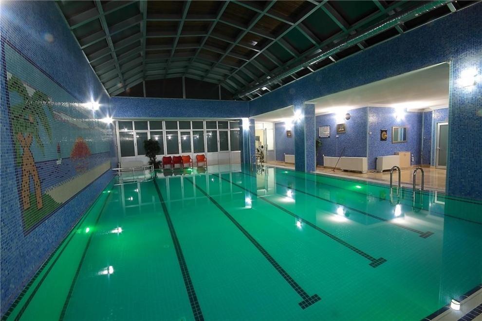 Grand Ani Hotel カルス エクステリア 写真